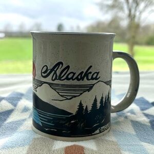 1983 Vintage ‘Alaska’ souvenir mug